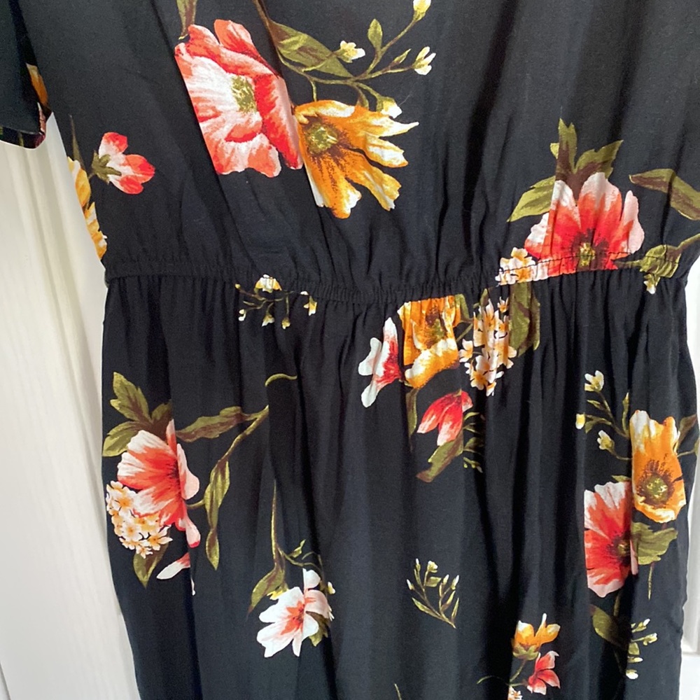 Dress. - Picture 7 of 8